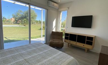Excelente Casa en Venta - Barrio Chacras de la Cruz