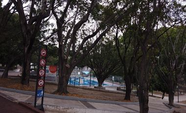PROPIEDAD EN ESQUINA FRENTE PARQUE. INVIERTE EN RENTABILIDAD MAS PLUSVALIA INMED