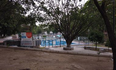 PROPIEDAD EN ESQUINA FRENTE PARQUE. INVIERTE EN RENTABILIDAD MAS PLUSVALIA INMED