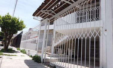 PROPIEDAD EN ESQUINA FRENTE PARQUE. INVIERTE EN RENTABILIDAD MAS PLUSVALIA INMED
