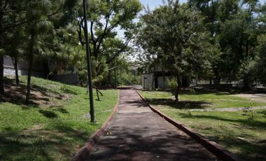 PROPIEDAD EN ESQUINA FRENTE PARQUE. INVIERTE EN RENTABILIDAD MAS PLUSVALIA INMED