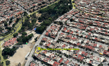 PROPIEDAD EN ESQUINA FRENTE PARQUE. INVIERTE EN RENTABILIDAD MAS PLUSVALIA INMED