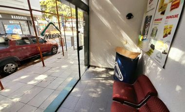 Florida Mitre - Excelente ubicación - Local en esquina sobre Av. Maipú!