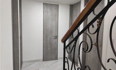 Casa en Venta,  Loma de los Bernal en Medellín