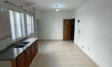 Departamento en Alquiler 3 Ambientes Centrico Amplio