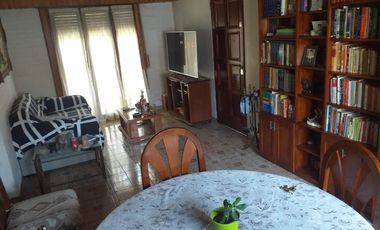 Casa en venta - 4 Dormitorios 2 Baños - Cocheras - 350Mts2 - San Bernardo del Tuyú