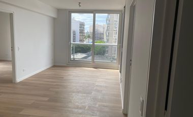 Venta de departamento de 2 ambientes en  Yrigoyen  Boulevard