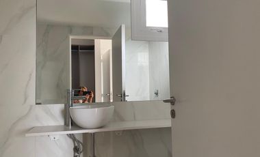 Venta de departamento de 2 ambientes en  Yrigoyen  Boulevard