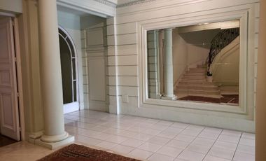 Petit Hotel de 3 plantas y  6 dormitorios en Recoleta