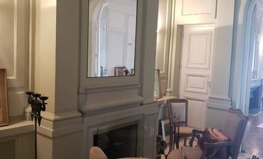 Petit Hotel de 3 plantas y  6 dormitorios en Recoleta