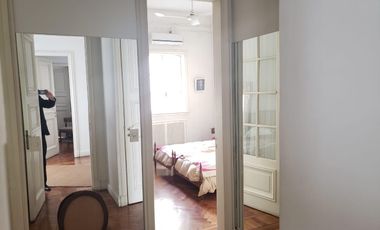 Petit Hotel de 3 plantas y  6 dormitorios en Recoleta