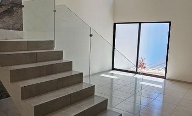 Casa en Venta  en Lomas de Cuernavaca, Morelos.