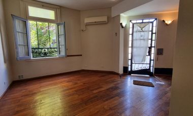 Casa estilo art Deco en esquina