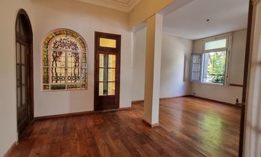 Casa estilo art Deco en esquina