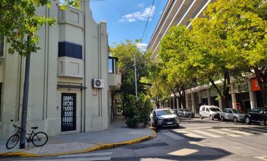 Casa estilo art Deco en esquina