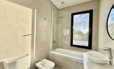 Casa en Alquiler de 6 ambientes en La Reserva Cardales
