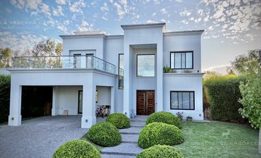 Casa en Alquiler de 6 ambientes en La Reserva Cardales