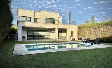 Casa en Alquiler de 6 ambientes en La Reserva Cardales