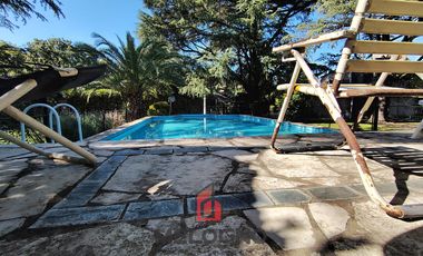 Quinta en Venta con Local Comercial