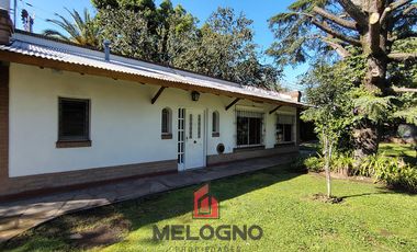 Quinta en Venta con Local Comercial