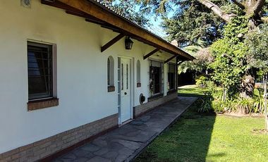 Quinta en Venta con Local Comercial