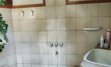Quinta en Venta con Local Comercial