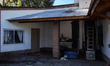Quinta en Venta con Local Comercial
