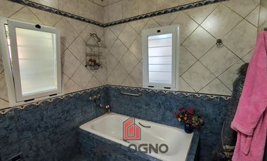 Quinta en Venta con Local Comercial