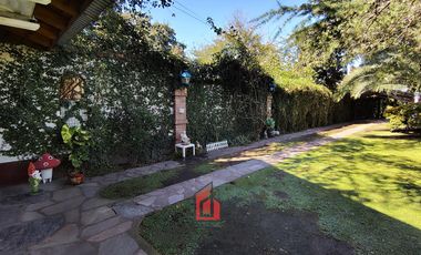 Quinta en Venta con Local Comercial