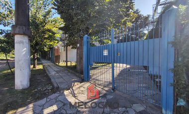 Quinta en Venta con Local Comercial
