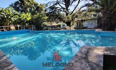 Quinta en Venta con Local Comercial