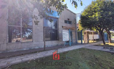 Quinta en Venta con Local Comercial