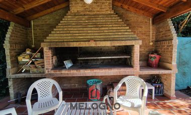 Quinta en Venta con Local Comercial