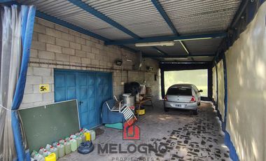 Quinta en Venta con Local Comercial