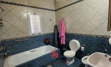 Quinta en Venta con Local Comercial