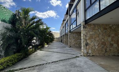 EN VENTA TOWN HOUSE EN PRIVADA 