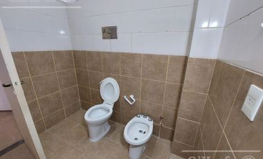 Departamento 2 ambientes en alquiler primer piso por escaler