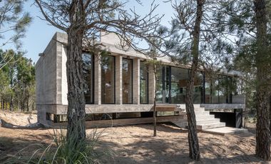 Casa en VENTA en VILLAROBLES, a 15 km de Pinamar !