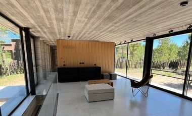 Casa en VENTA en VILLAROBLES, a 15 km de Pinamar !