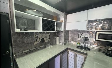 VENDO APARTAMENTO REMODELADO EDIFICIO TOCAHAGUA LAGUITO