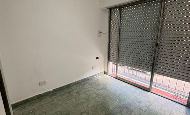 DTO  2 AMBIENTES TIPO CASA POR ESCALERA