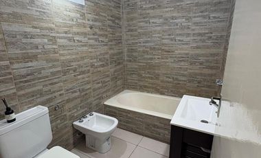 DTO  2 AMBIENTES TIPO CASA POR ESCALERA
