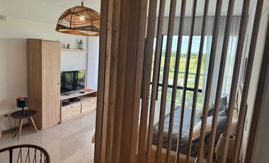 Exclusivo monoambiente amueblado en Pilar Golf Club