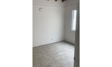 Habitación para estudiantes en Medellín barrio los colores en renta