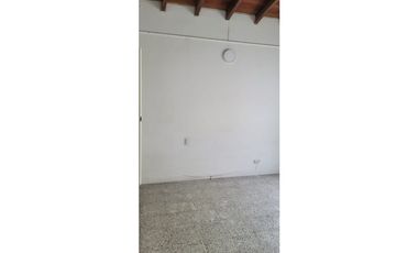Habitación para estudiantes en Medellín barrio los colores en renta