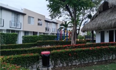 Condominio Cerrado + Clima Soñado = ¡Tu Nueva Casa en Ricaurte!