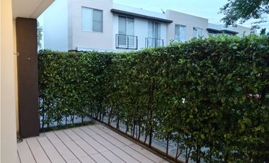 Condominio Cerrado + Clima Soñado = ¡Tu Nueva Casa en Ricaurte!