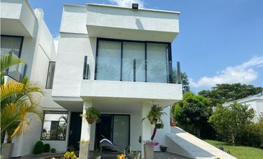 RENTA CASA CAMPESTRE 2 PISOS EN CONDOMINIO CERRITOS PEREIRA