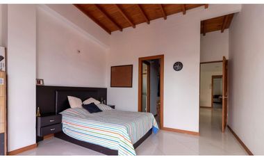VENTA DE CASA CAMPESTRE EN SABANETA LA DOCTORA RANGO 15
