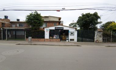 LOCAL COMERCIAL EN VENTA CON PUNTO INTERRAPIDISIMO Y PUNTO RED COTA